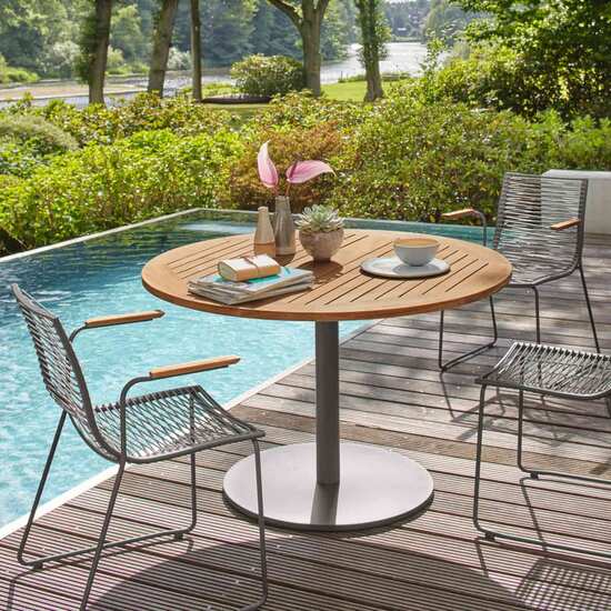 Pedestal shop garden table