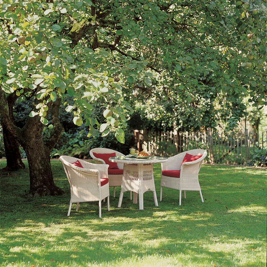 Savannah Round Table 90