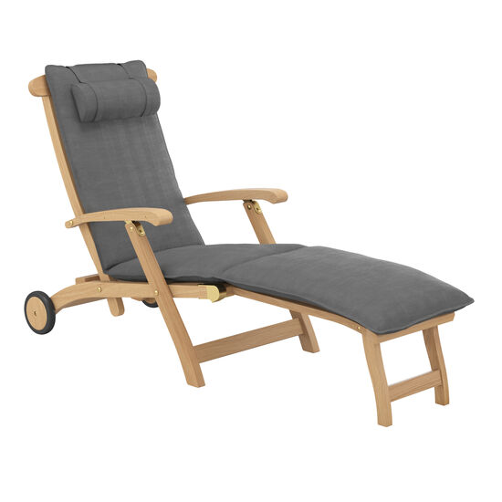Royal Princess Deck Chair with wheels and extended footrest