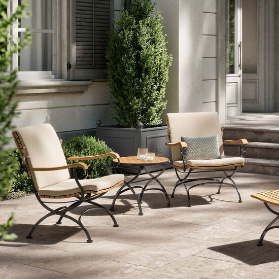 gartentisch-teak-stahl-gartenmoebel-fontenay-beistelltisch-klappbar-rund-55cm-ambientebild-lounge